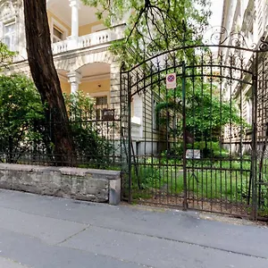 https://heroes-square-city-park-thermals-apartment.inbudapesthotels.com